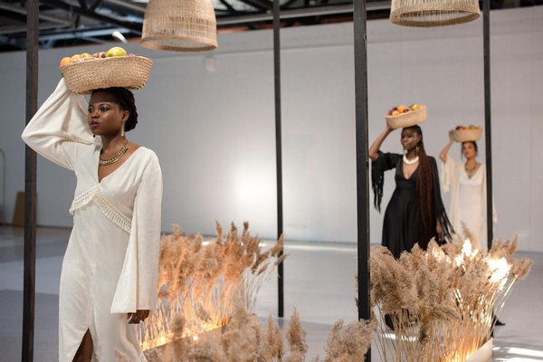 Escarpins au travail : Guide ultime pour allier style raffiné et confort au bureau ! Découvrez nos astuces incontournables